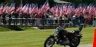 flags-line-road-bikers-vid