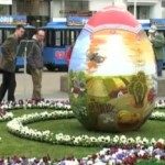 painted-giant-easter-eggs.jpg