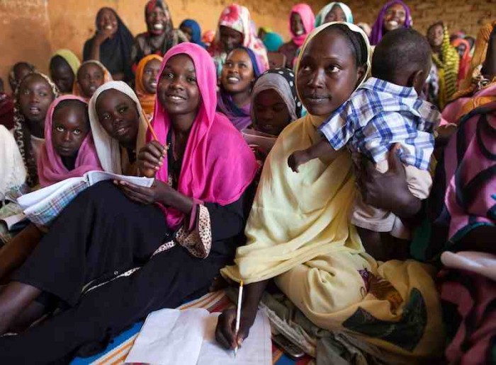 Darfur Women Learn English - Good News Network