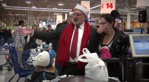 See the Reaction When Hundreds of Shoppers Get Their Purchases Free for