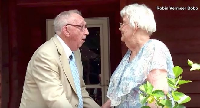 90-Year-Old Man Serenades Love of His Life on 70th Wedding Anniversary ...