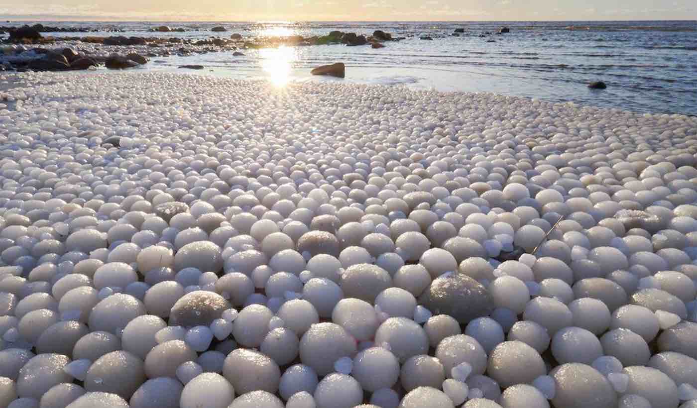 https://www.goodnewsnetwork.org/wp-content/uploads/2019/11/Ice-Eggs-on-Finnish-Beaches-Risto-Mattila-Instagram-Embed.jpg