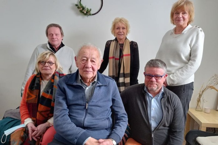 Man Finally Meets Family That Hid Him During Nazi Holocaust 80 Years ...