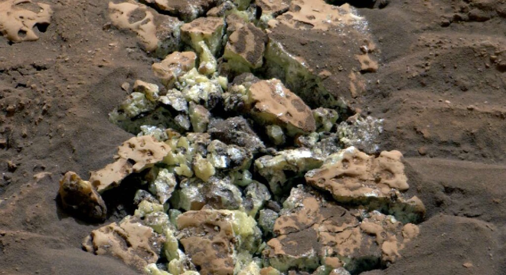 Curiosity Photo Of Rocks Made Of Yellow Sulfur Crystals On Mars Nasa