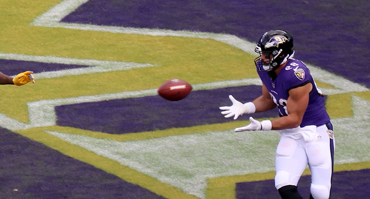 After Ravens Player Drops Ball to End Playoff Hopes, Opposing Bills Fans Honor Him, Raise $140k for His Charity