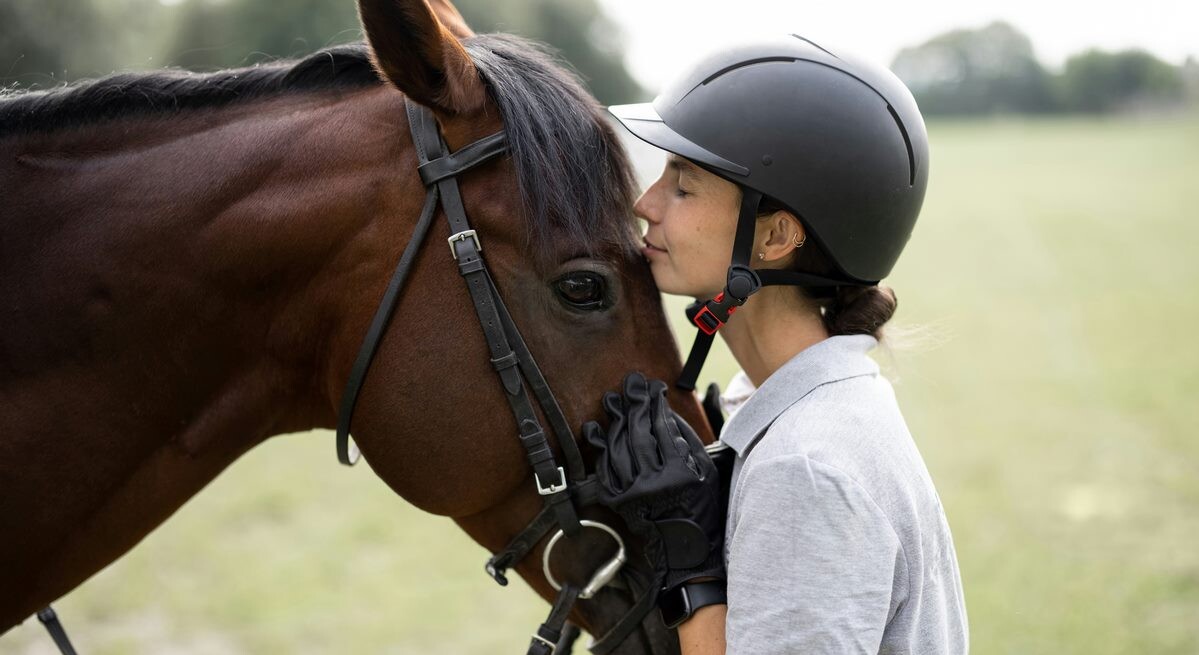 Horses and Humans Go Blind for Similar Reasons, So This Medicine Might Cure Both